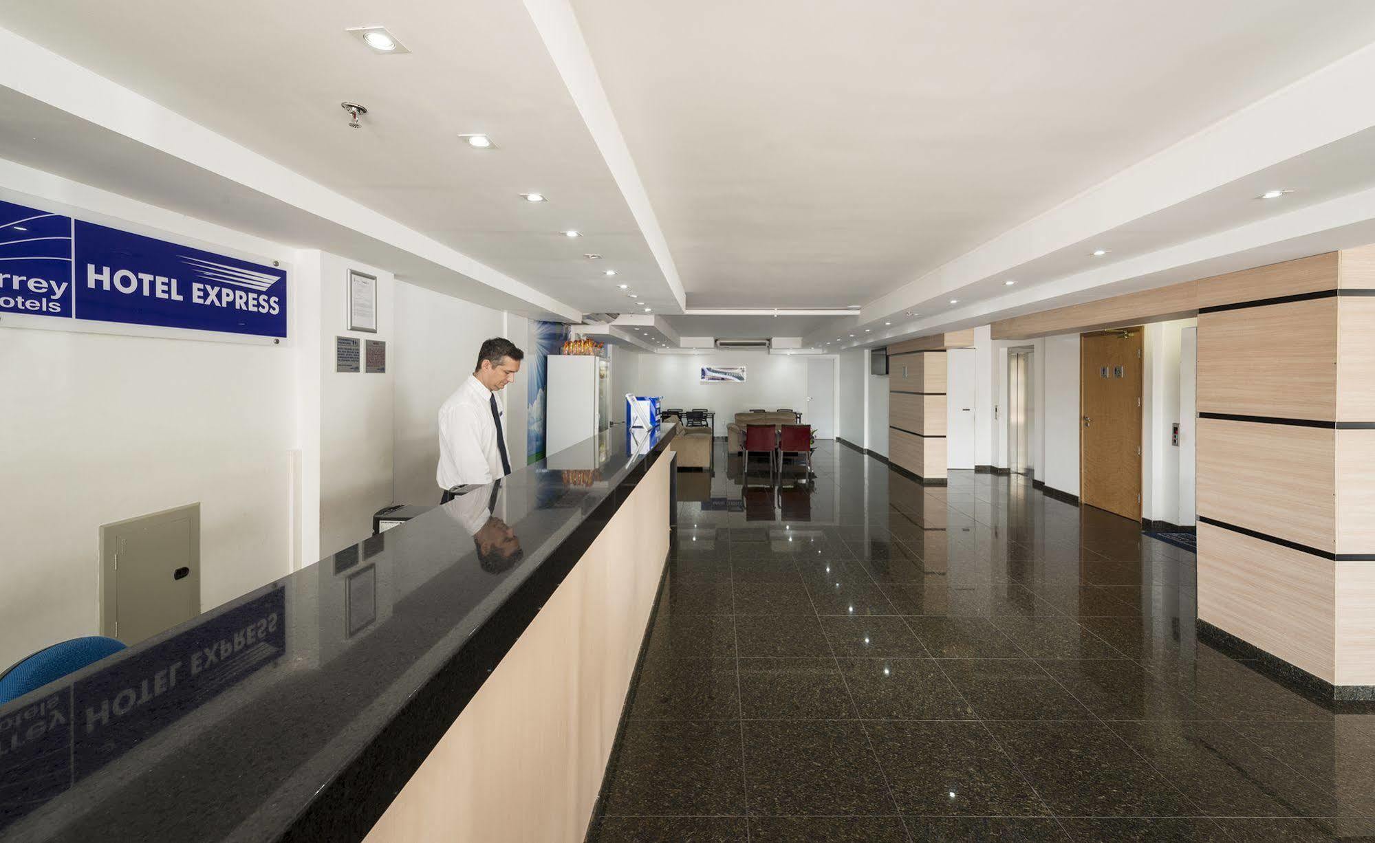 Hotel Express Arrey - 特雷西纳 外观 照片